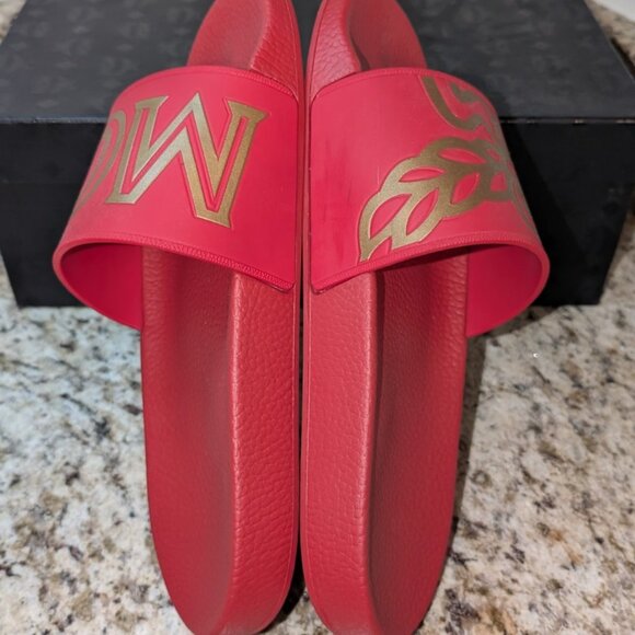 MCM Men’s Large Logo Slides Ruby Red Gold Size 42 EU / 9 US With Box & Dust Bag - Picture 5 of 13